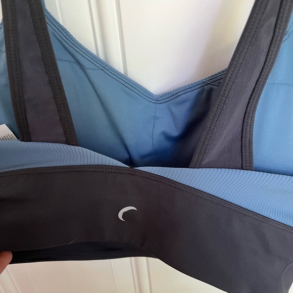 ZYIA Yoga Set - Top & Leggings - Picture 4 of 12